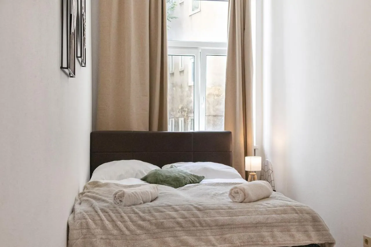 Welcoming 3Br Budget Apt. Well Connected Wiedeń 0*,  Austria