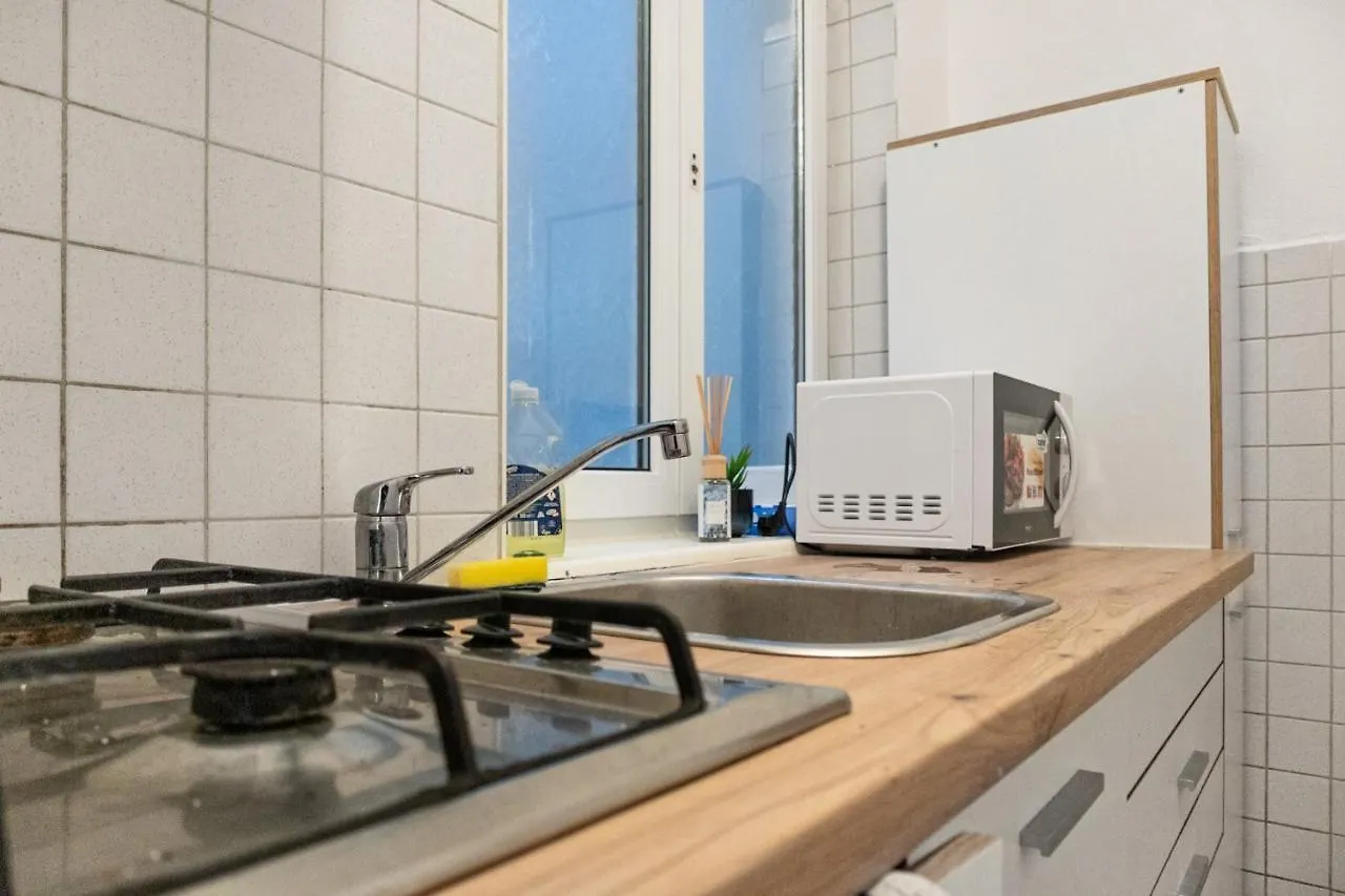 Welcoming 3Br Budget Apt. Well Connected Wiedeń 0*,  Austria